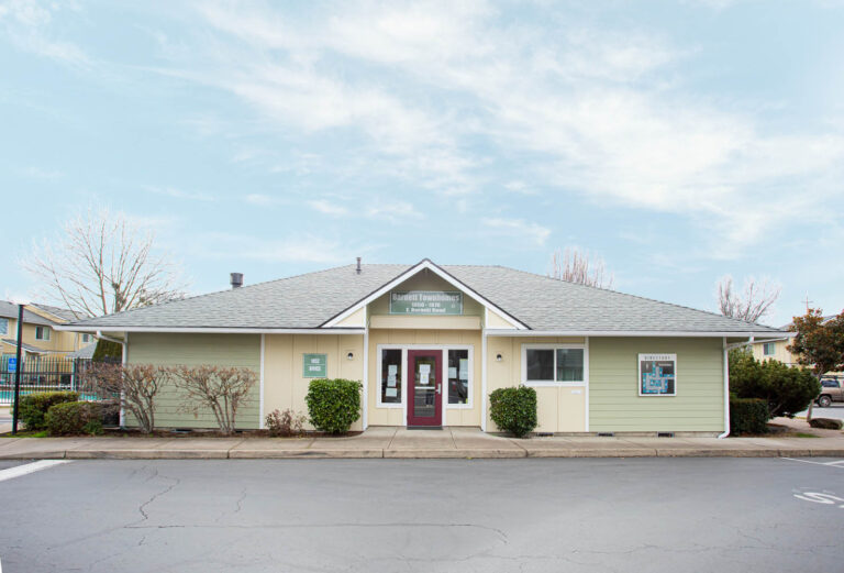 Barnett Townhomes apartment community